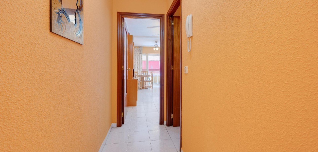 Venta - Apartamento / piso -
Torrevieja - Centro