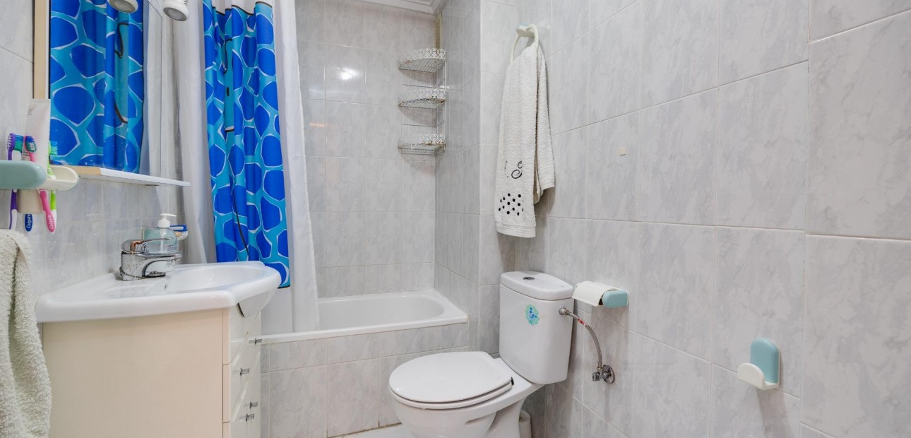 Venta - Apartamento / piso -
Torrevieja - Centro