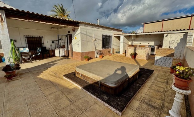 Venta - Finca / Country Property -
La Murada