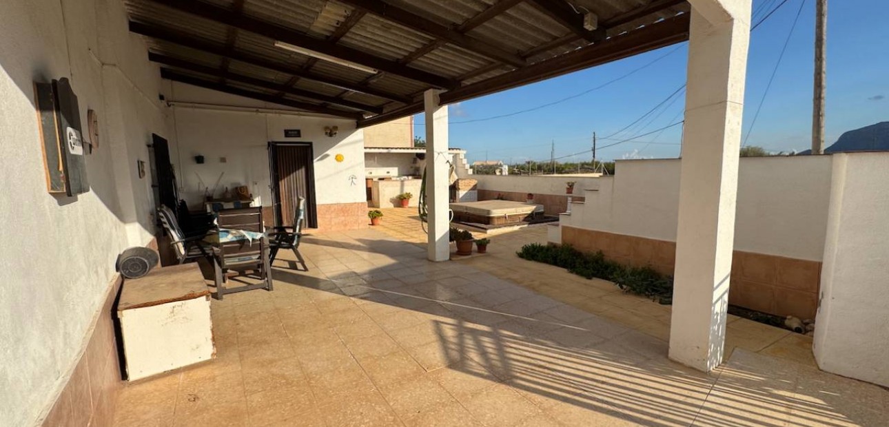 Venta - Finca / Country Property -
La Murada