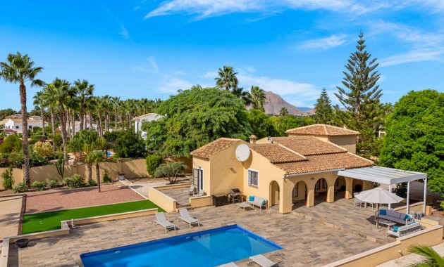Venta - Finca / Country Property -
Rafal