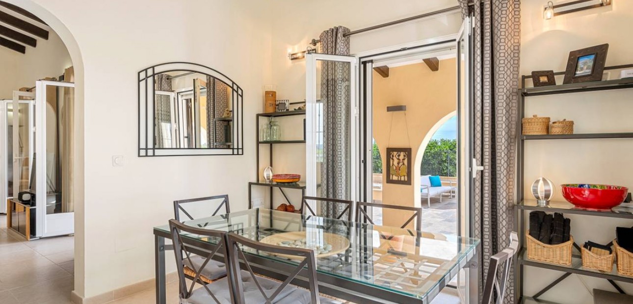 Venta - Finca / Country Property -
Rafal
