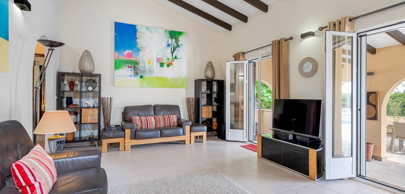 Venta - Finca / Country Property -
Rafal