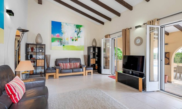 Venta - Finca / Country Property -
Rafal