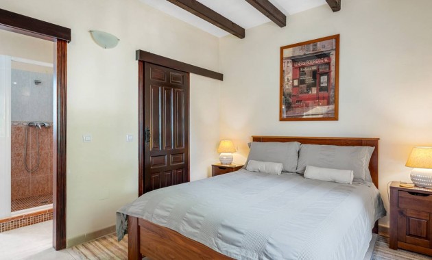 Venta - Finca / Country Property -
Rafal