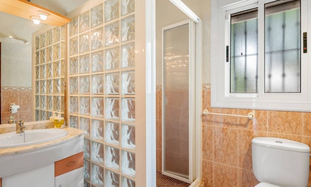 Venta - Finca / Country Property -
Rafal