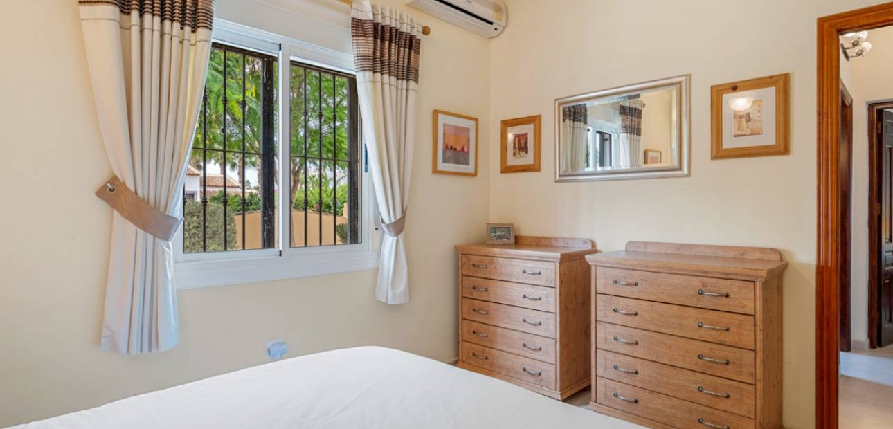 Venta - Finca / Country Property -
Rafal