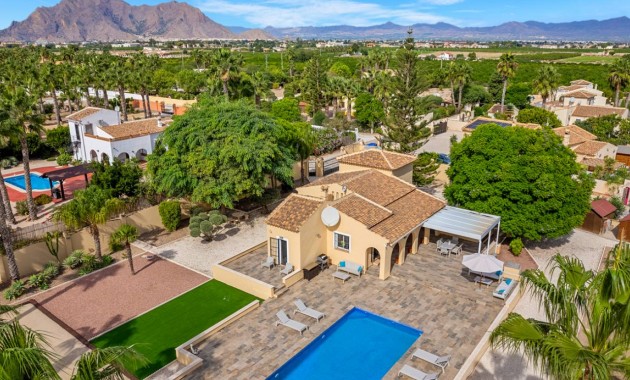 Venta - Finca / Country Property -
Rafal