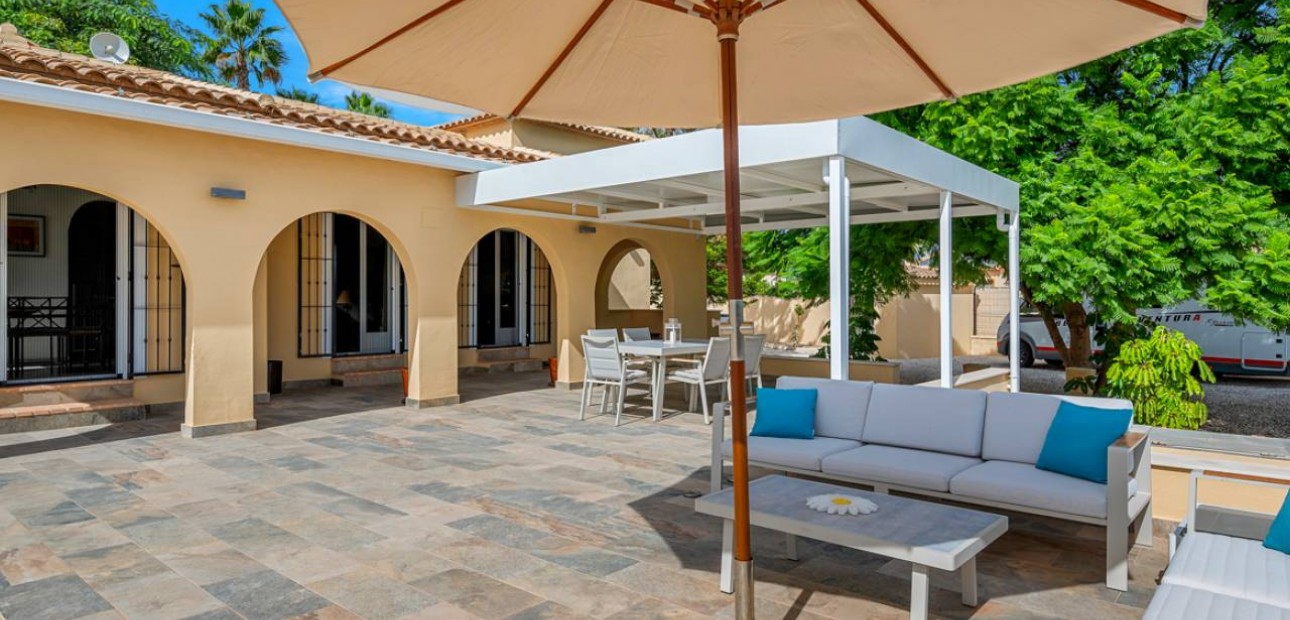 Venta - Finca / Country Property -
Rafal