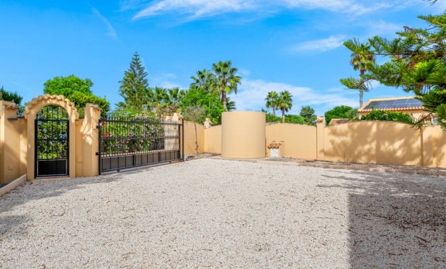 Venta - Finca / Country Property -
Rafal
