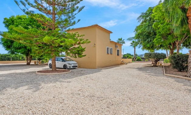 Venta - Finca / Country Property -
Rafal