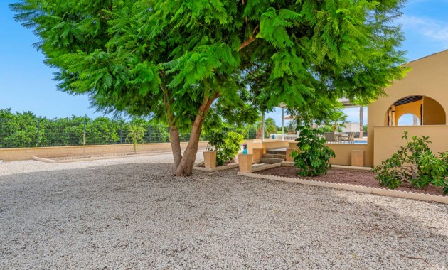 Venta - Finca / Country Property -
Rafal