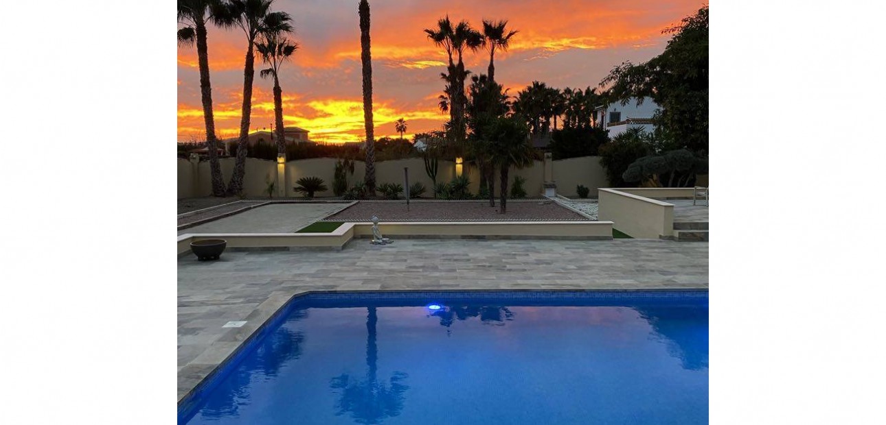 Venta - Finca / Country Property -
Rafal