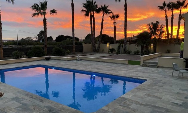 Venta - Finca / Country Property -
Rafal