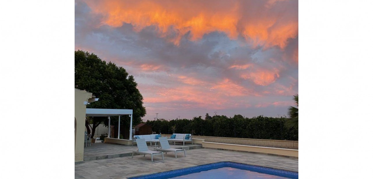 Venta - Finca / Country Property -
Rafal