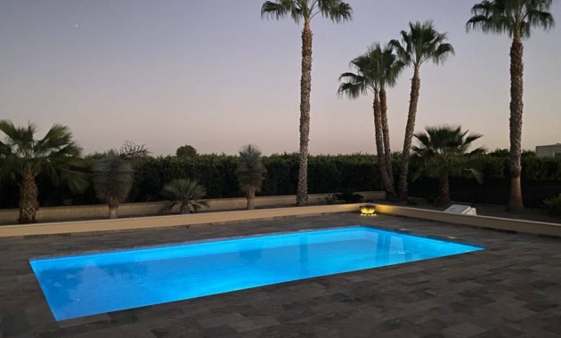 Venta - Finca / Country Property -
Rafal