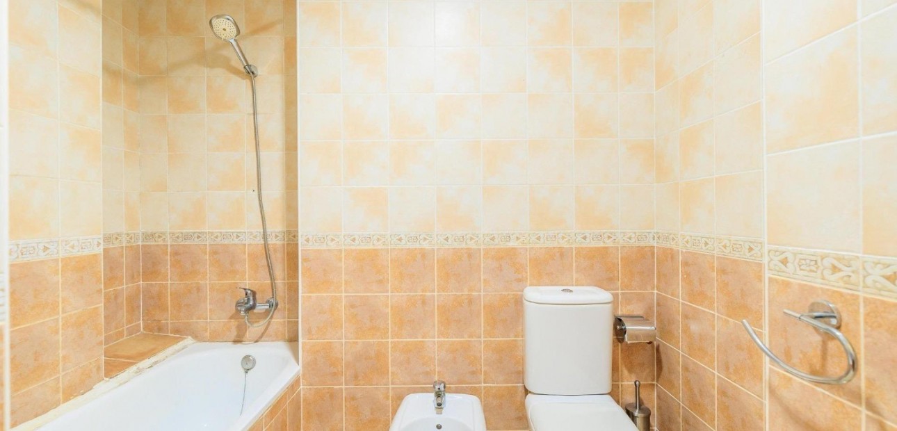 Herverkoop - Appartement / flat -
Torrevieja - torrevieja