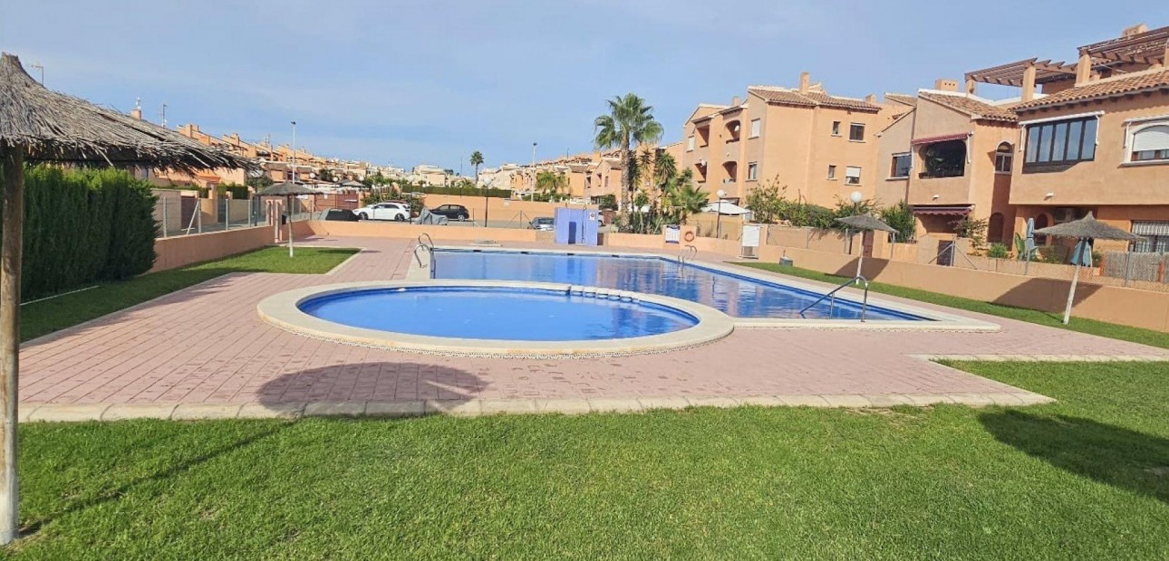 Venta - Apartamento / piso -
Torrevieja - Torrejón