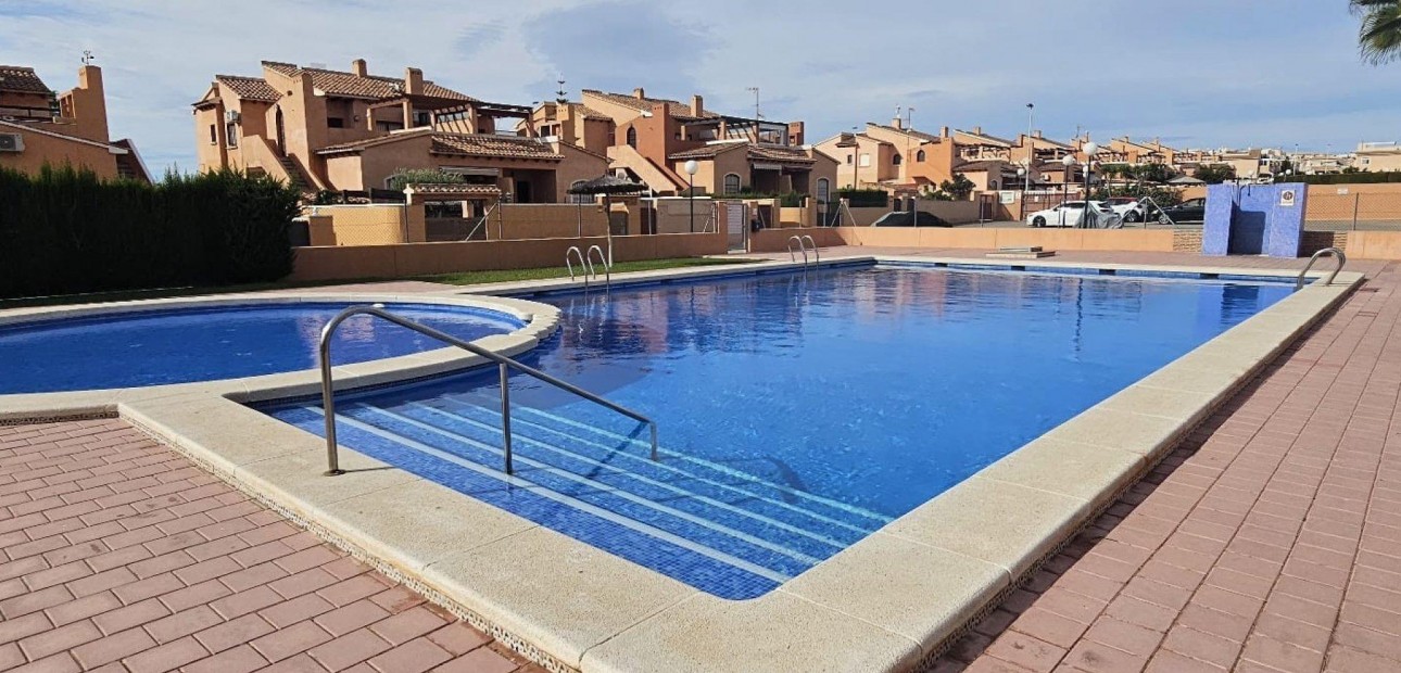 Venta - Apartamento / piso -
Torrevieja - Torrejón