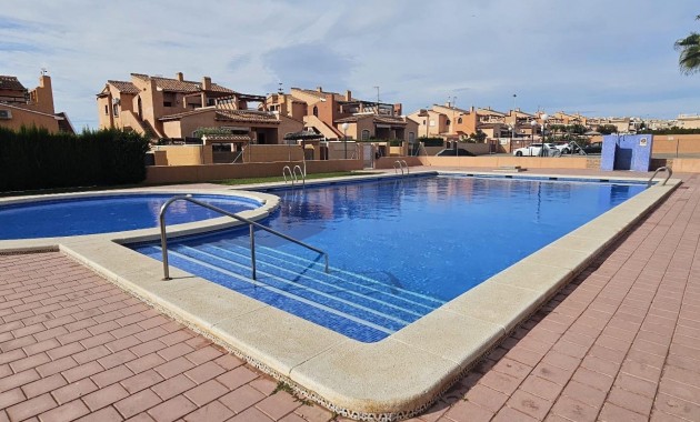 Venta - Apartamento / piso -
Torrevieja - Torrejón