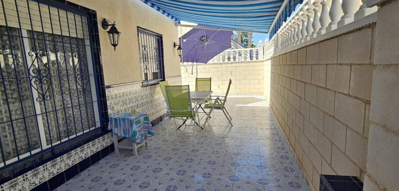 Venta - Terraced house -
Torrevieja - Doña ines