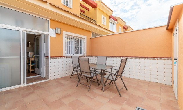 Venta - Terraced house -
Orihuela Costa - Los Dolses