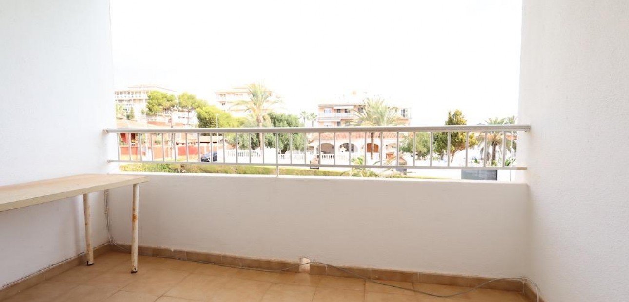 Venta - Apartamento / piso -
Torrevieja - Punta prima