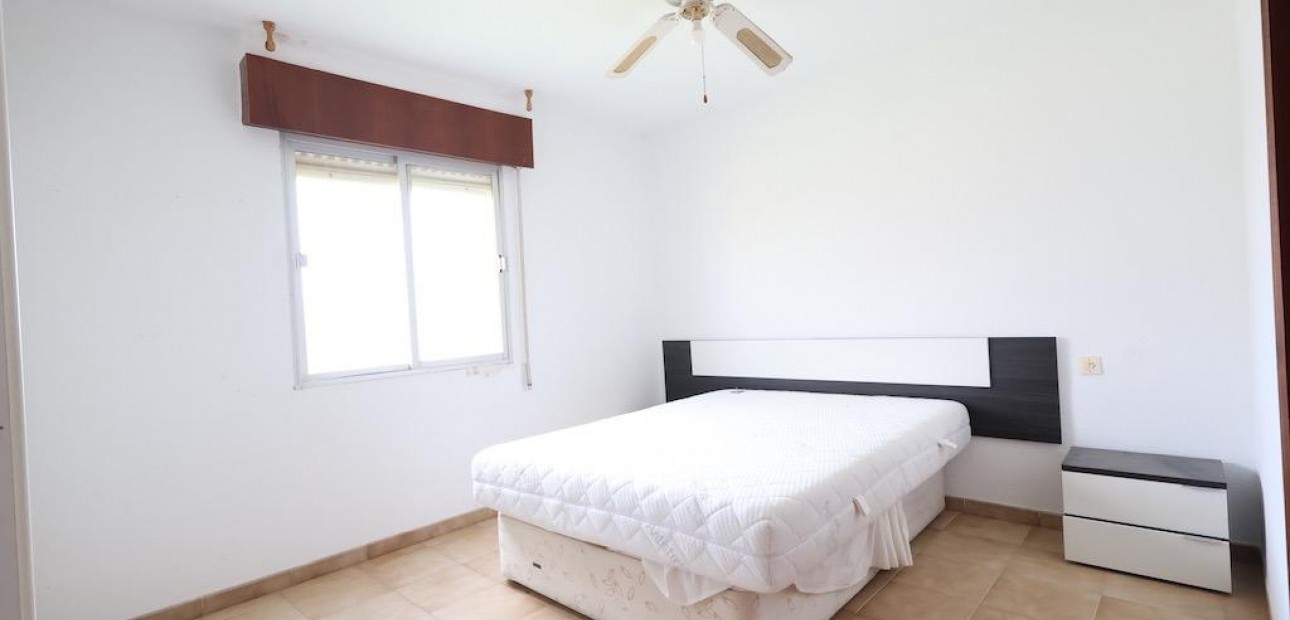 Venta - Apartamento / piso -
Torrevieja - Punta prima