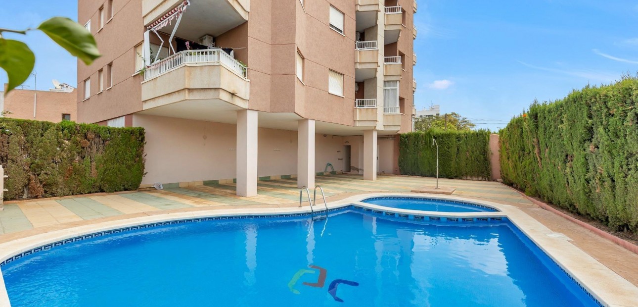 Venta - Apartamento / piso -
Torrevieja - Playa de los locos