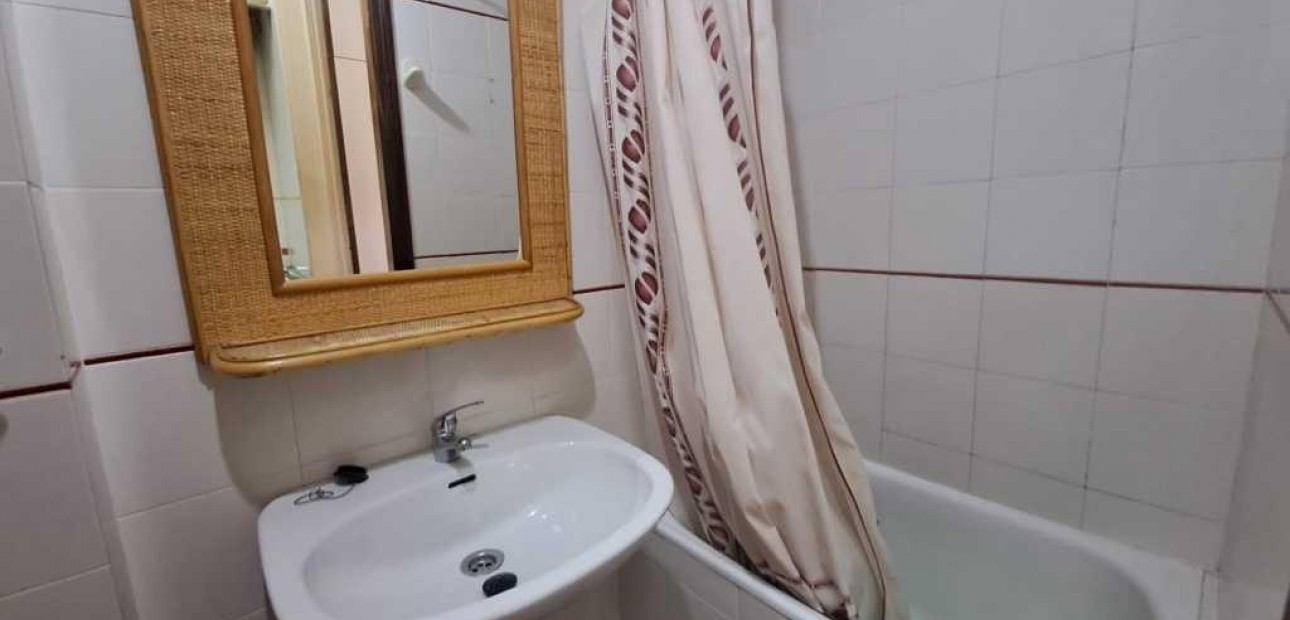 Venta - Apartamento / piso -
Torrevieja - Playa del cura