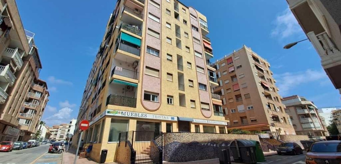 Venta - Apartamento / piso -
Torrevieja - Playa del cura