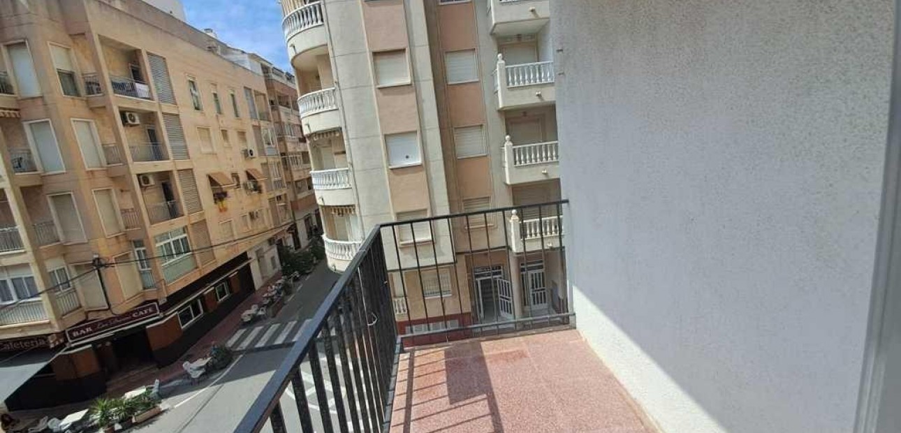 Venta - Apartamento / piso -
Torrevieja - Playa del cura