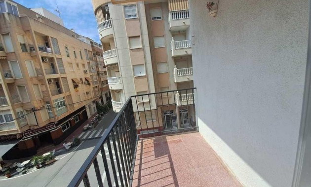 Venta - Apartamento / piso -
Torrevieja - Playa del cura