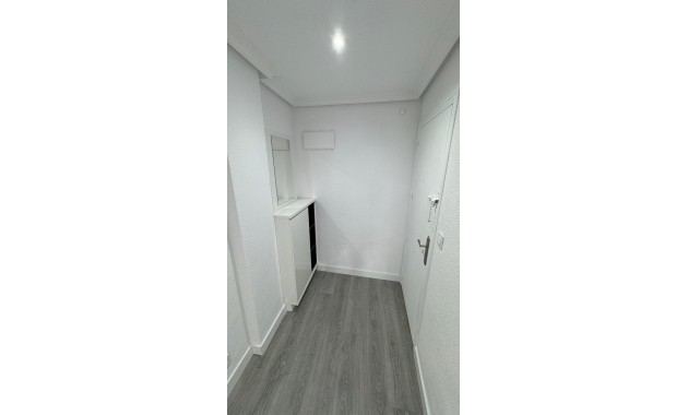 Venta - Apartamento / piso -
Torrevieja - Playa del cura