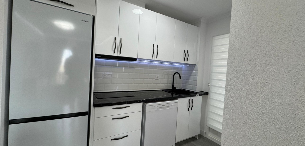 Venta - Apartamento / piso -
Torrevieja - Playa del cura