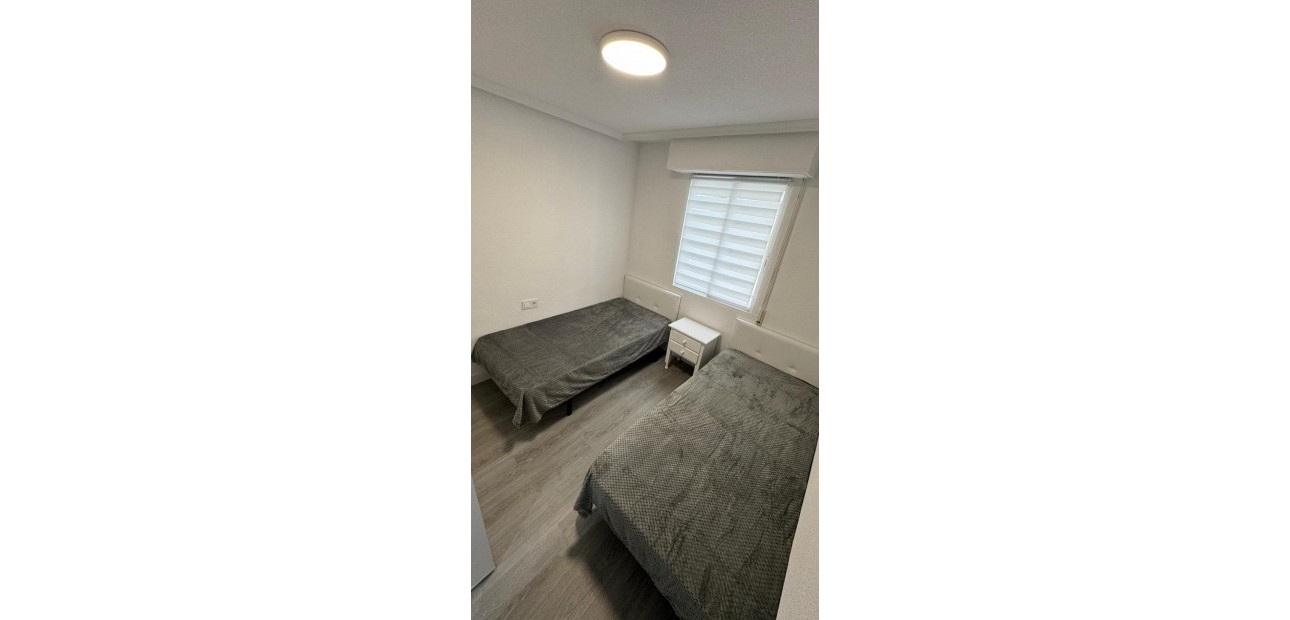 Venta - Apartamento / piso -
Torrevieja - Playa del cura