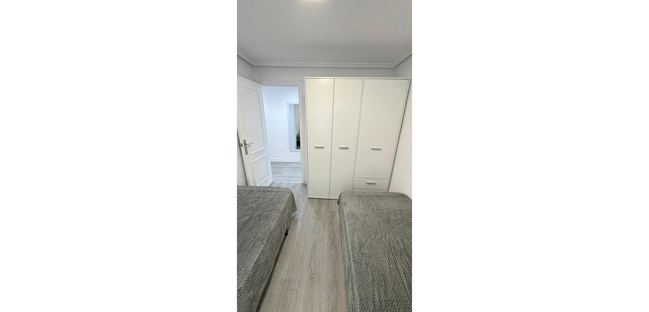 Venta - Apartamento / piso -
Torrevieja - Playa del cura