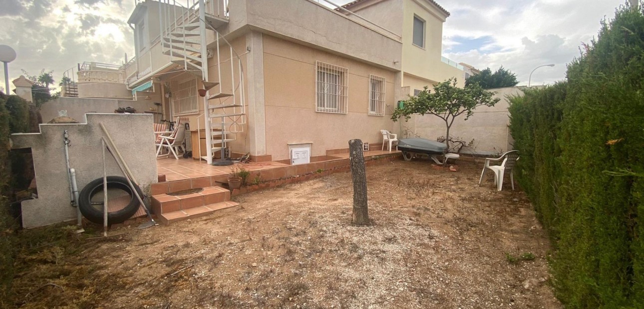 Venta - Bungalow -
Torrevieja - Los altos