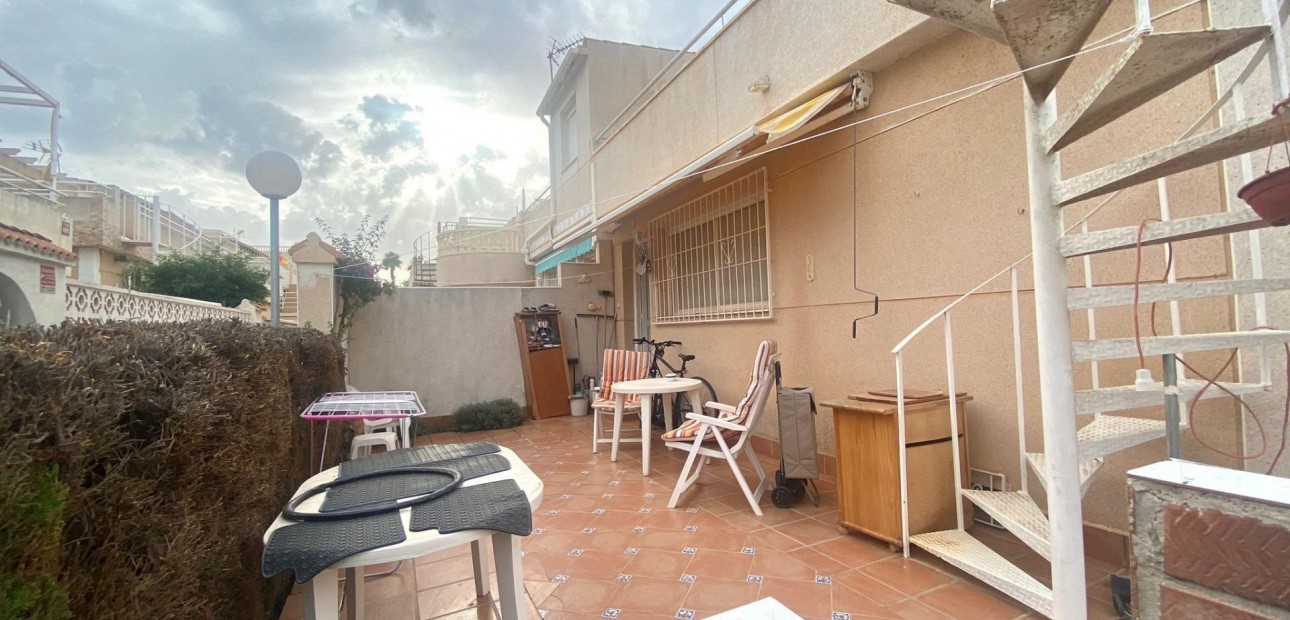 Venta - Bungalow -
Torrevieja - Los altos