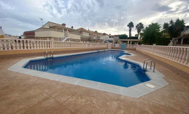 Venta - Bungalow -
Torrevieja - Los altos