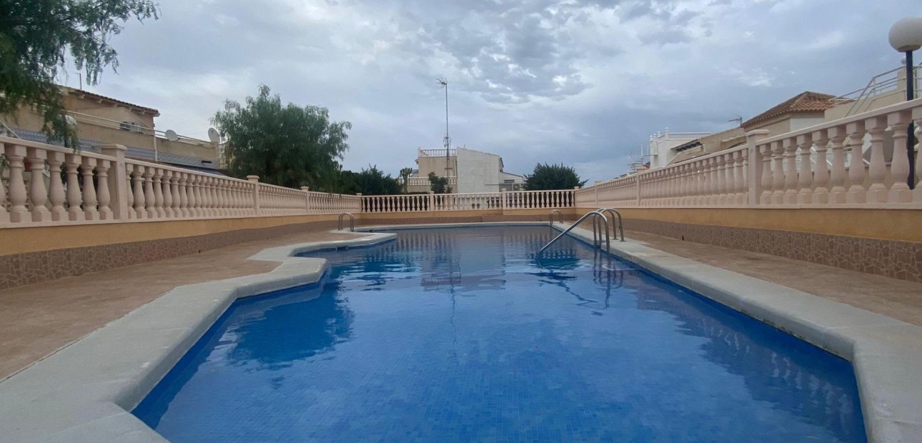 Venta - Bungalow -
Torrevieja - Los altos