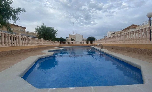 Venta - Bungalow -
Torrevieja - Los altos