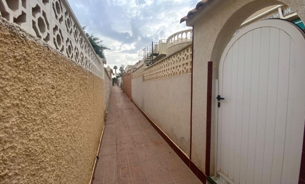 Venta - Bungalow -
Torrevieja - Los altos