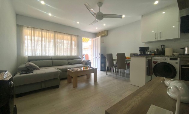 Venta - Bungalow -
Torrevieja - Los altos