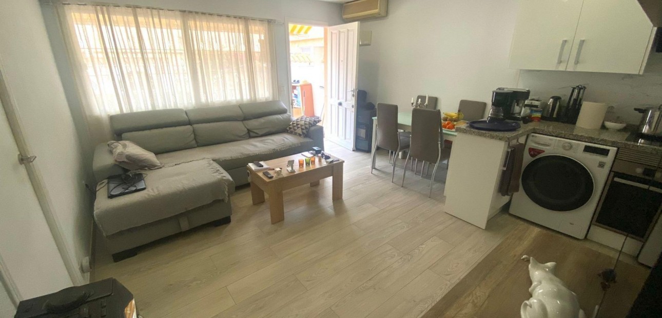 Venta - Bungalow -
Torrevieja - Los altos