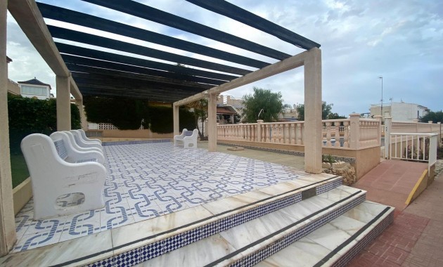 Venta - Bungalow -
Torrevieja - Los altos