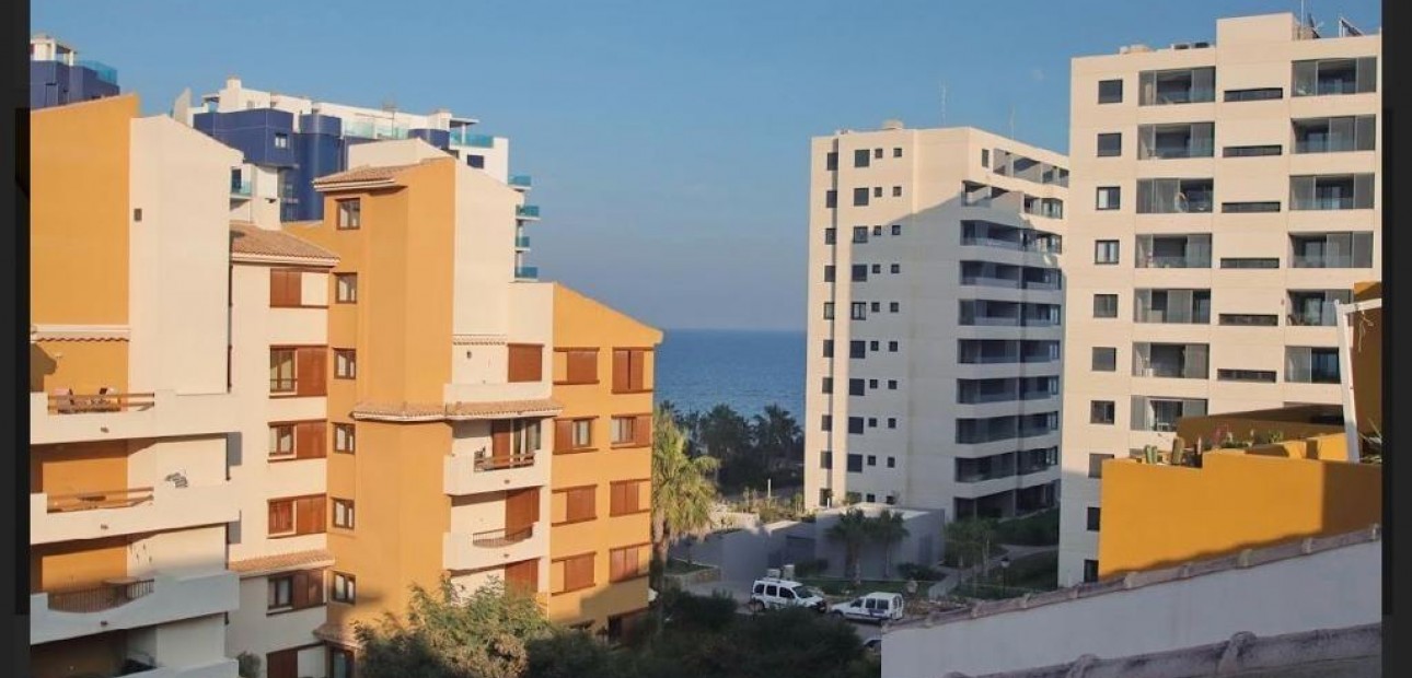 Venta - Apartamento / piso -
Torrevieja - Punta prima