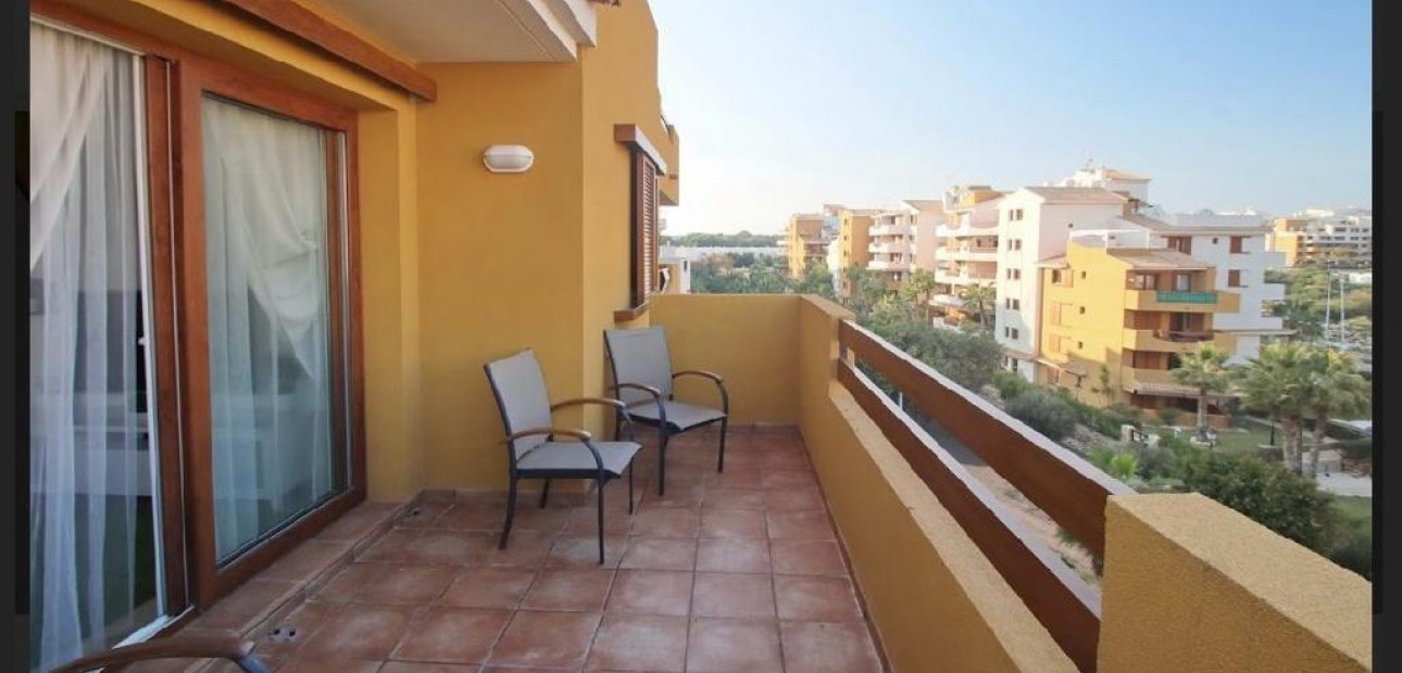 Venta - Apartamento / piso -
Torrevieja - Punta prima