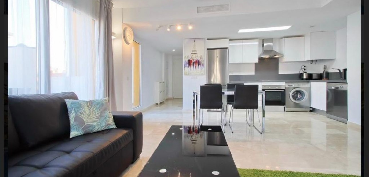 Venta - Apartamento / piso -
Torrevieja - Punta prima