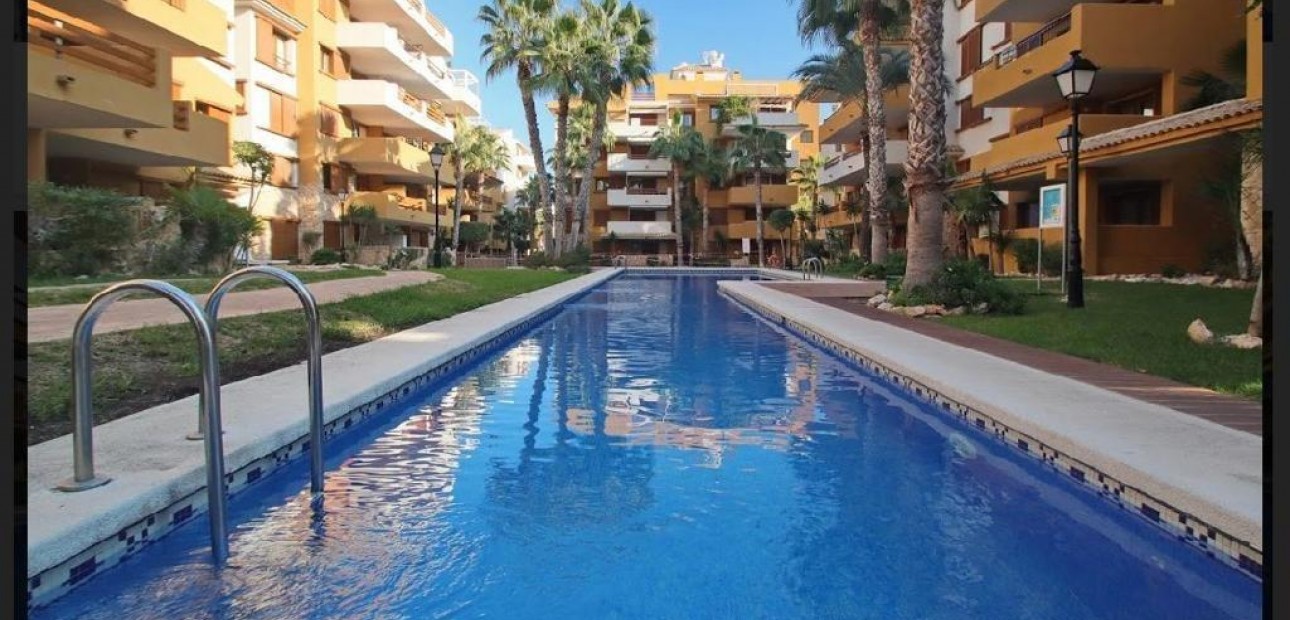 Venta - Apartamento / piso -
Torrevieja - Punta prima